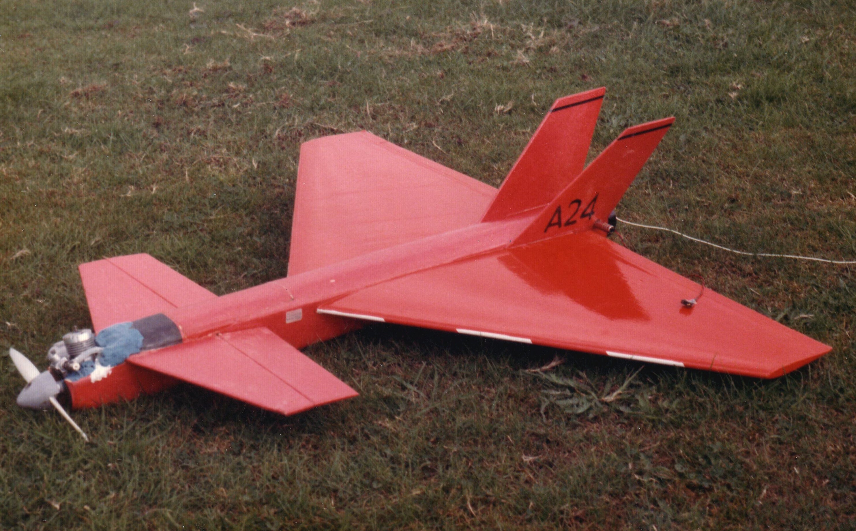 Candel 10 is a delta powered by an OS10